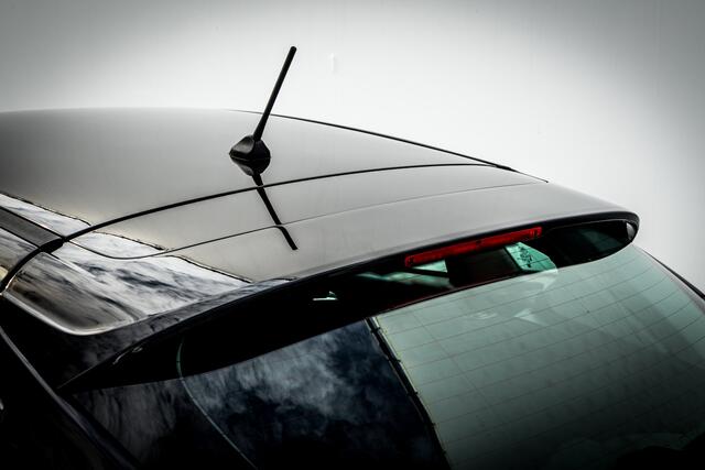Ford FOCUS 1.0 125 PK Lease Edition | Navigatie | airco | 16 Inch LMV | Parkeersensoren achter |