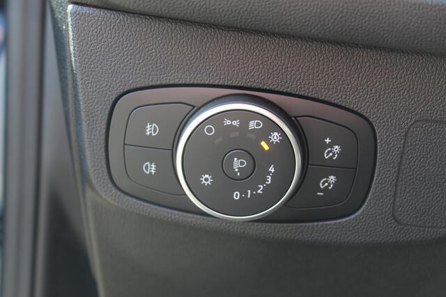 Ford FOCUS Wagon 1.0-125pk EcoBoost Mild-hybrid Titanium. Mooie, ruime, luxe en comfortabele Ford Focus wagon. Volautm. airco dual, camera, stoel-, stuur- en voorraamverw., easy entry/easy go, cruise control, Isofix, side- en lane assist, parkeersensoren v+a, LM wie