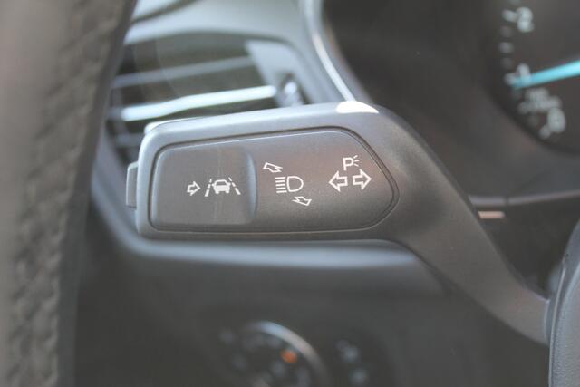 Ford FOCUS Wagon 1.0-125pk EcoBoost Mild-hybrid Titanium. Mooie, ruime, luxe en comfortabele Ford Focus wagon. Volautm. airco dual, camera, stoel-, stuur- en voorraamverw., easy entry/easy go, cruise control, Isofix, side- en lane assist, parkeersensoren v+a, LM wie