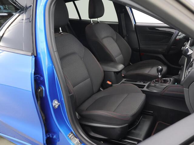 Ford FOCUS Wagon 1.0 EcoBoost Hybrid ST Line X Business | Trekhaak | Winterpack | Navigatie | Parkeercamera | Climate Control
