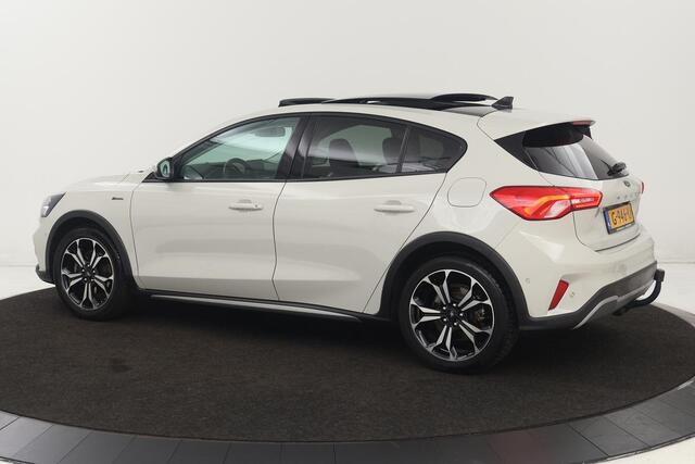 Ford FOCUS 1.5 EcoBoost Active | Panoramadak | Stoel & stuurverwarming | Trekhaak | Adaptive cruise | Camera | Full LED | Keyless | Carplay | Comfortstoelen | Bang & Olufsen Sound | Climate control