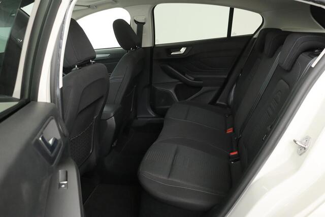 Ford FOCUS 1.5 EcoBoost Active | Panoramadak | Stoel & stuurverwarming | Trekhaak | Adaptive cruise | Camera | Full LED | Keyless | Carplay | Comfortstoelen | Bang & Olufsen Sound | Climate control