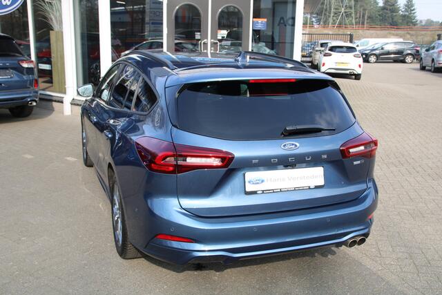 Ford FOCUS Wagon 1.0 EcoBoost Hybrid 155 PK ST Line X Automaat WNTER PAKKET | NAVIGATIE | BLIS | PDC| 17'' LM VELGEN |
