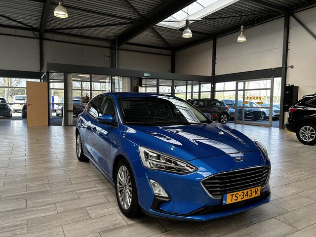 Ford FOCUS EcoBoost 125pk Titanium | Dealer onderhouden | Adapt. Cruise | Clima | Camera | HUD |