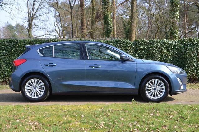 Ford FOCUS 1.5 EcoBoost Titanium Business Navi/Pdc/Ecc/Led/Panoramadak/Achteruitrijcamera/Cr-Controle/Lmv/Bang & Olufsen/Trekhaak Afneembaar.