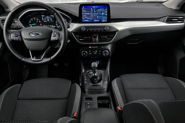 Ford FOCUS Wagon 1.0 EcoBoost Hybrid Trend Edition Business | Camera | Trekhaak | LED koplampen | Apple carplay