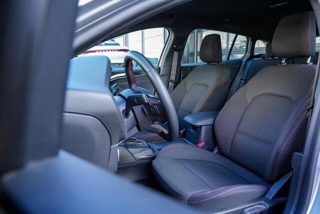 Ford FOCUS 1.0 EcoBoost Hybrid ST Line Groot Navi DAB+ Camera Cruise LED Automaat!