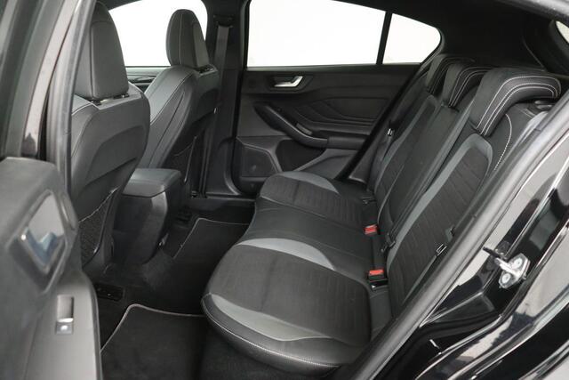 Ford FOCUS 2.3 EcoBoost ST-3 | Stoel & stuurverwarming | B&O Sound | Recaro Sportstoelen | Carplay | Full LED | Navigatie | Half leder