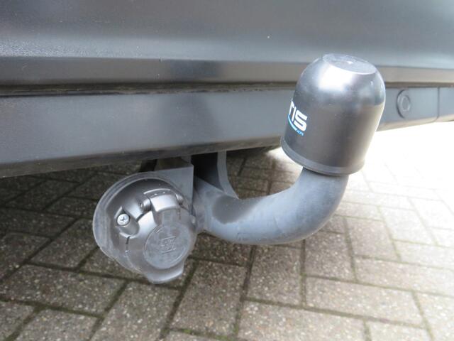 Ford FOCUS Wagon 1.0 Trend | Airco | Navigatie | Parkeersensoren | Incl. Garantie | Trekhaak | LED Dagrijverlichting |