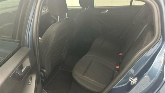 Ford FOCUS 1.0 EcoBoost Hybrid ST Line X 155pk | Driver Assistance Pack | Winterpack | Panoramadak | 18 inch Licht metaal | Matrix LED | Elek. Achterklep