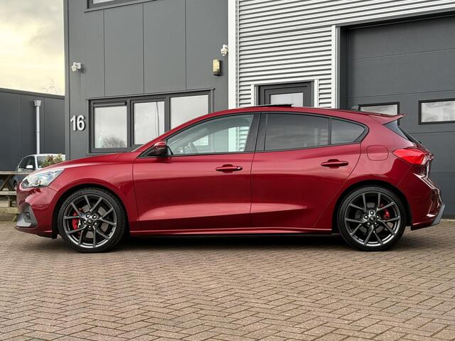 Ford FOCUS 2.3 EcoBoost ST-3 / NL-auto / 65dkm / Ruby Red