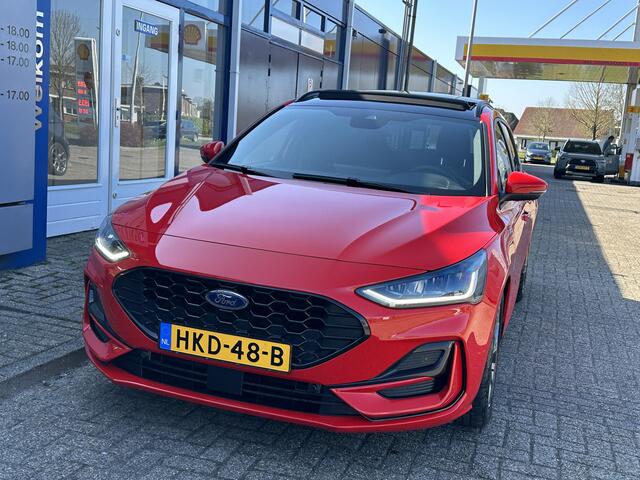 Ford FOCUS Wagon EcoBoost Hybrid 155 pk ST Line | Pano | Winter Pack | Camera | Adapt. cruise | Draadloos Apple Carplay |