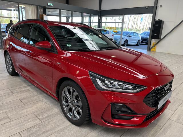 Ford FOCUS Wagon 125pk EcoBoost Hybrid ST Line | Winter Pack | Camera | Adapt. Cruise | Blis | All seasons | Apple Carplay/Android Auto |