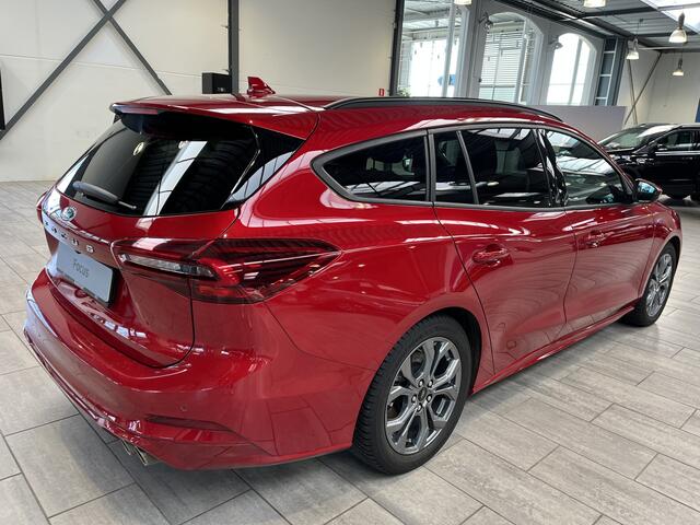Ford FOCUS Wagon 125pk EcoBoost Hybrid ST Line | Winter Pack | Camera | Adapt. Cruise | Blis | All seasons | Apple Carplay/Android Auto |