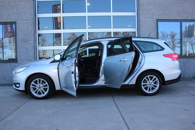 Ford FOCUS Wagon 1.0 Ecoboost 125 Pk Lease Edition Navigatie, Trekhaak, LM