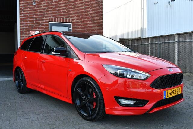 Ford FOCUS 1.5 ST-Line Red Edition Carplay|Stoelverwarming