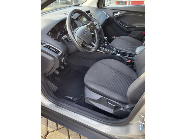 Ford FOCUS Wagon 1.0 Ecoboost Titanium 125pk SYNC 3 | Stoelverwarming | Achteruitrijcamera | Apple Carplay / Android auto | Xenon Koplampen
