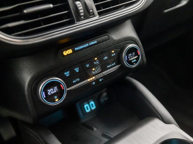 Ford FOCUS Wagon 1.0 EcoBoost Titanium X Automaat (APPLE CARPLAY, GROOT NAVI, DIGITAL COCKPIT, CLIMATE, CAMERA, SPORTSTOELEN, GETINT GLAS, ADAPTIVE CRUISE, LANE ASSIST, NIEUWSTAAT)