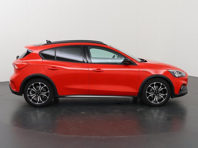 Ford FOCUS 1.0 EcoBoost Active Business | Trekhaak | Panoramadak | Winterpakket | Led Koplampen | Climate Control | Keyless Go |