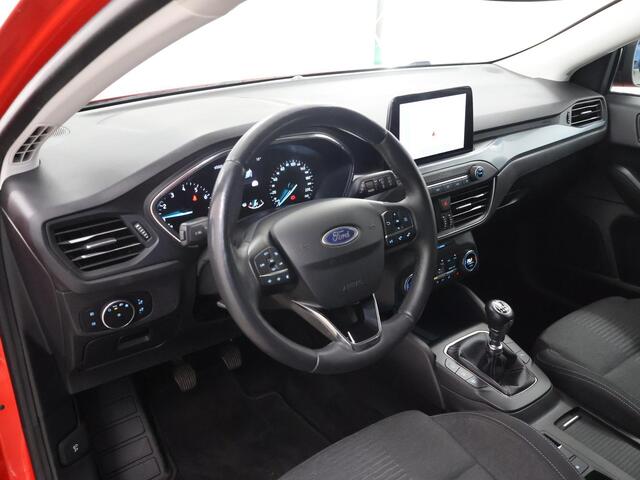 Ford FOCUS 1.0 EcoBoost Active Business | Trekhaak | Panoramadak | Winterpakket | Led Koplampen | Climate Control | Keyless Go |