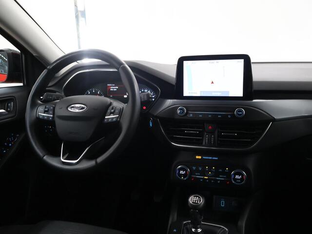 Ford FOCUS 1.0 EcoBoost Active Business | Trekhaak | Panoramadak | Winterpakket | Led Koplampen | Climate Control | Keyless Go |