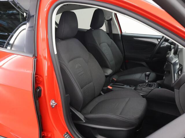 Ford FOCUS 1.0 EcoBoost Active Business | Trekhaak | Panoramadak | Winterpakket | Led Koplampen | Climate Control | Keyless Go |