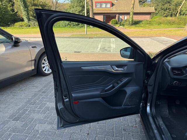 Ford FOCUS Wagon 1.0 EcoBoost Titanium Business