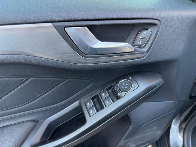 Ford FOCUS Wagon 1.0 EcoBoost Titanium Business
