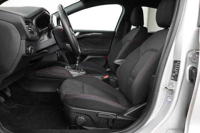 Ford FOCUS 1.0 EcoBoost ST Line X | Stoel & stuurverwarming | Trekhaak | Adaptive cruise | Full LED | Carplay | Navigatie | Keyless
