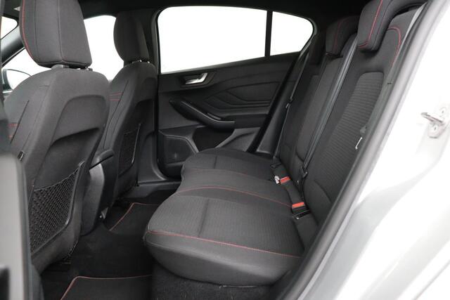 Ford FOCUS 1.0 EcoBoost ST Line X | Stoel & stuurverwarming | Trekhaak | Adaptive cruise | Full LED | Carplay | Navigatie | Keyless