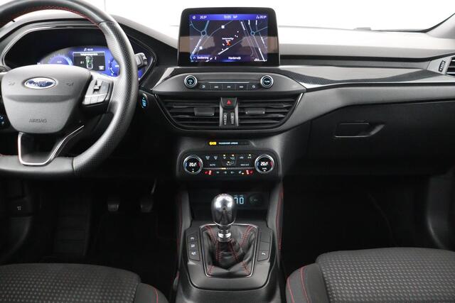 Ford FOCUS 1.0 EcoBoost ST Line X | Stoel & stuurverwarming | Trekhaak | Adaptive cruise | Full LED | Carplay | Navigatie | Keyless