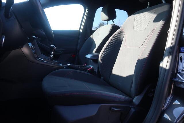 Ford FOCUS Wagon 1.0 EcoBoost ST Line | Navigatie | Climate Control | Trekhaak | APK 19-03-2026 |