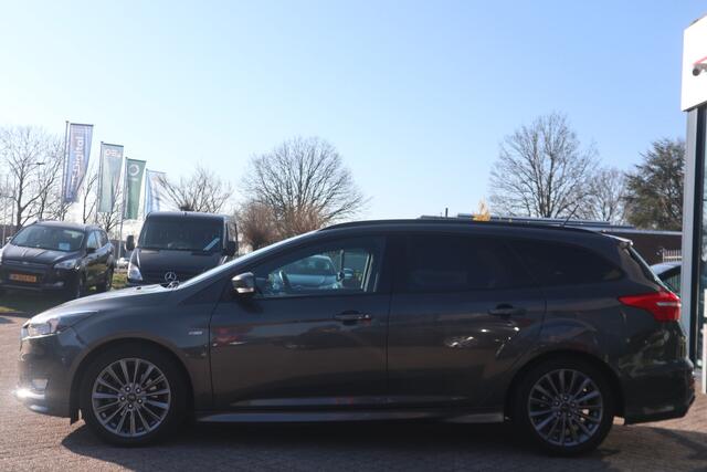 Ford FOCUS Wagon 1.0 EcoBoost ST Line | Navigatie | Climate Control | Trekhaak | APK 19-03-2026 |