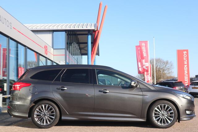 Ford FOCUS Wagon 1.0 EcoBoost ST Line | Navigatie | Climate Control | Trekhaak | APK 19-03-2026 |