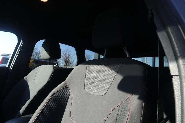 Ford FOCUS Wagon 1.0 EcoBoost ST Line | Navigatie | Climate Control | Trekhaak | APK 19-03-2026 |