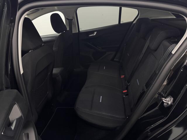 Ford FOCUS 1.0 EcoBoost Hybrid Active Camera, Navi, Keyless start, Virtual desk, Cruise control