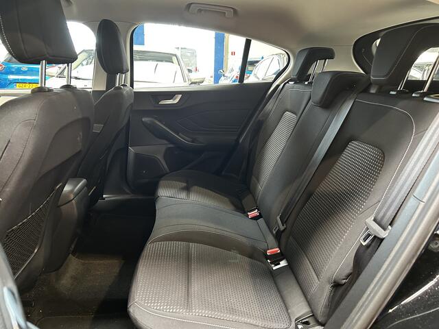 Ford FOCUS EcoBoost 100pk Trend | Cruise | Airco | Apple carplay | Navi | Parkeersens. V&A |