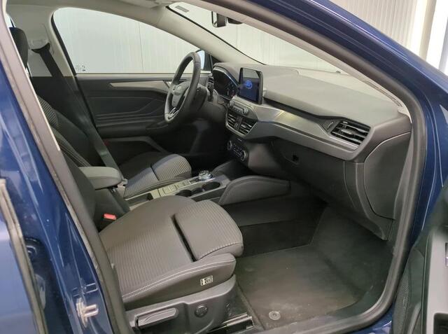 Ford FOCUS Wagon 1.5D 120PK Automaat Titanium Business / Trekhaak / Pdc+Camera / Cruis.Ad./ Verwarmd stuur / Navigatie / Parking-Technology-winter Pack /