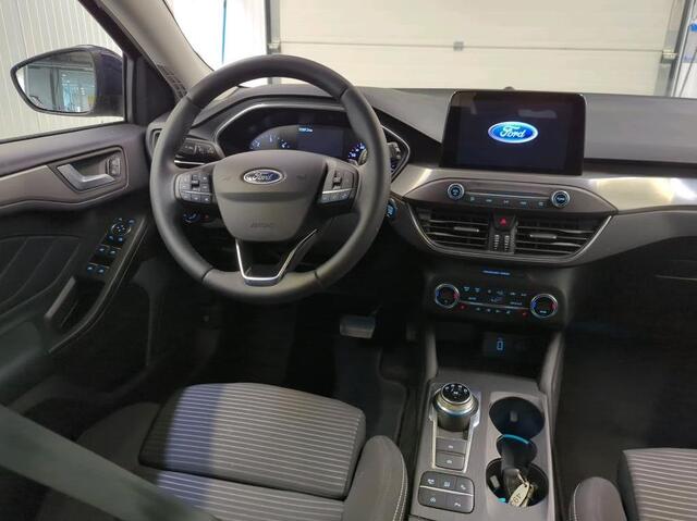 Ford FOCUS Wagon 1.5D 120PK Automaat Titanium Business / Trekhaak / Pdc+Camera / Cruis.Ad./ Verwarmd stuur / Navigatie / Parking-Technology-winter Pack /