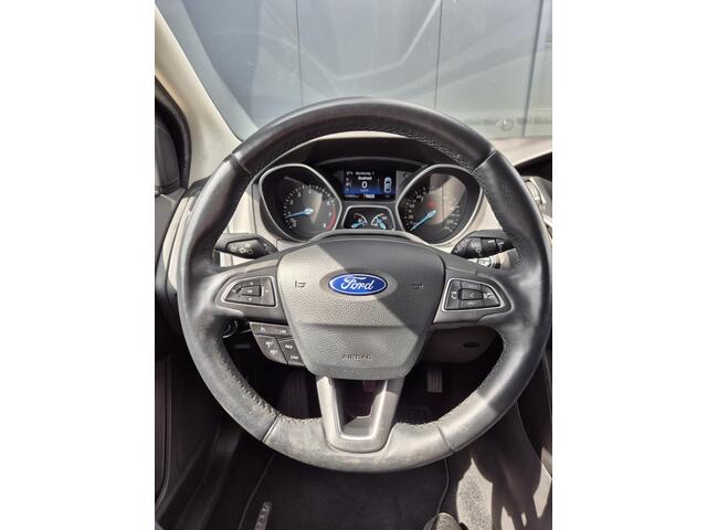 Ford FOCUS Wagon 1.5 Titanium Dealer onderhouden! AUTOMAAT