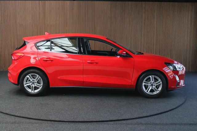 Ford FOCUS 1.5 EcoB. 150pk Aut. Navi Climate Stuurverwarming Stoelverwarming PDC LM velgen