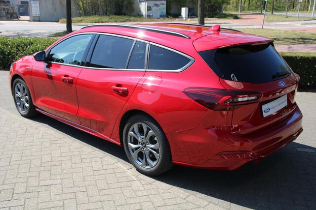 Ford FOCUS Wagon 1.0 EcoBoost 155 PK Hybrid AUTOMAAT ST- Line AFNEEMBARE TREKHAAK | WINTERPAKKET | NAVIGATIE |