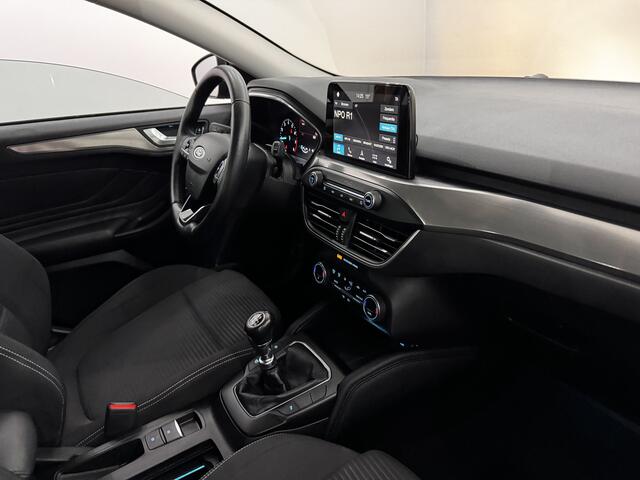 Ford FOCUS 1.0 EcoBoost Titanium Business Clima, Navi, Parkeersensoren, Keyless start, A start stop, Lichtmetalen velgen