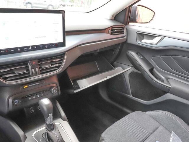 Ford FOCUS 1.0 EcoBoost 155pk Automaat Active X Ford Focus 1.0 EcoBoost 155pk Hybrid Automaat Active X Navigatie Climate Control Camera Parkeer sensoren B&O Dab Lichtmetalen velgen