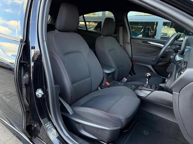 Ford FOCUS Wagon 1.0 EcoBoost ST Line CarPlay Cruise Camera