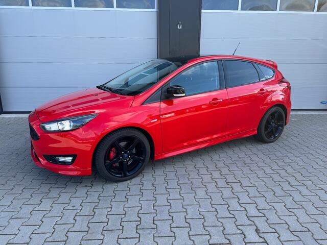 Ford FOCUS 1.5 Benzine ST-Line / 62016 KM / Onderhoudsboekjes aanwezig.