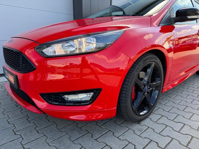 Ford FOCUS 1.5 Benzine ST-Line / 62016 KM / Onderhoudsboekjes aanwezig.