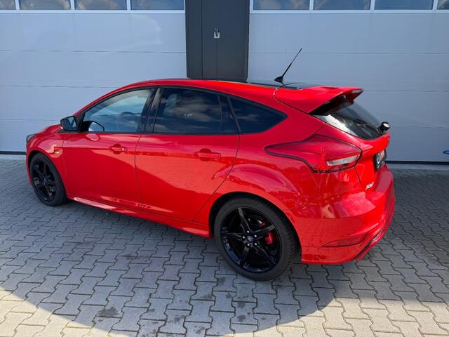 Ford FOCUS 1.5 Benzine ST-Line / 62016 KM / Onderhoudsboekjes aanwezig.