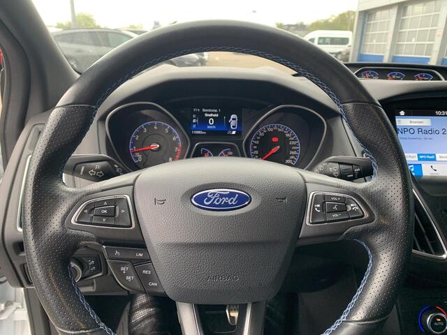 Ford FOCUS 2.3 RS | Fotoreportage Volgt! | Dealeronderhouden | Winterpack | Comforstoelen |