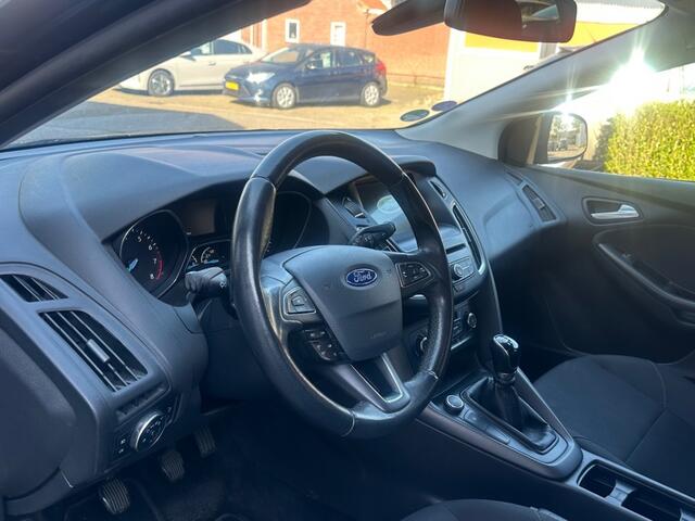 Ford FOCUS 1.0 TITANIUM